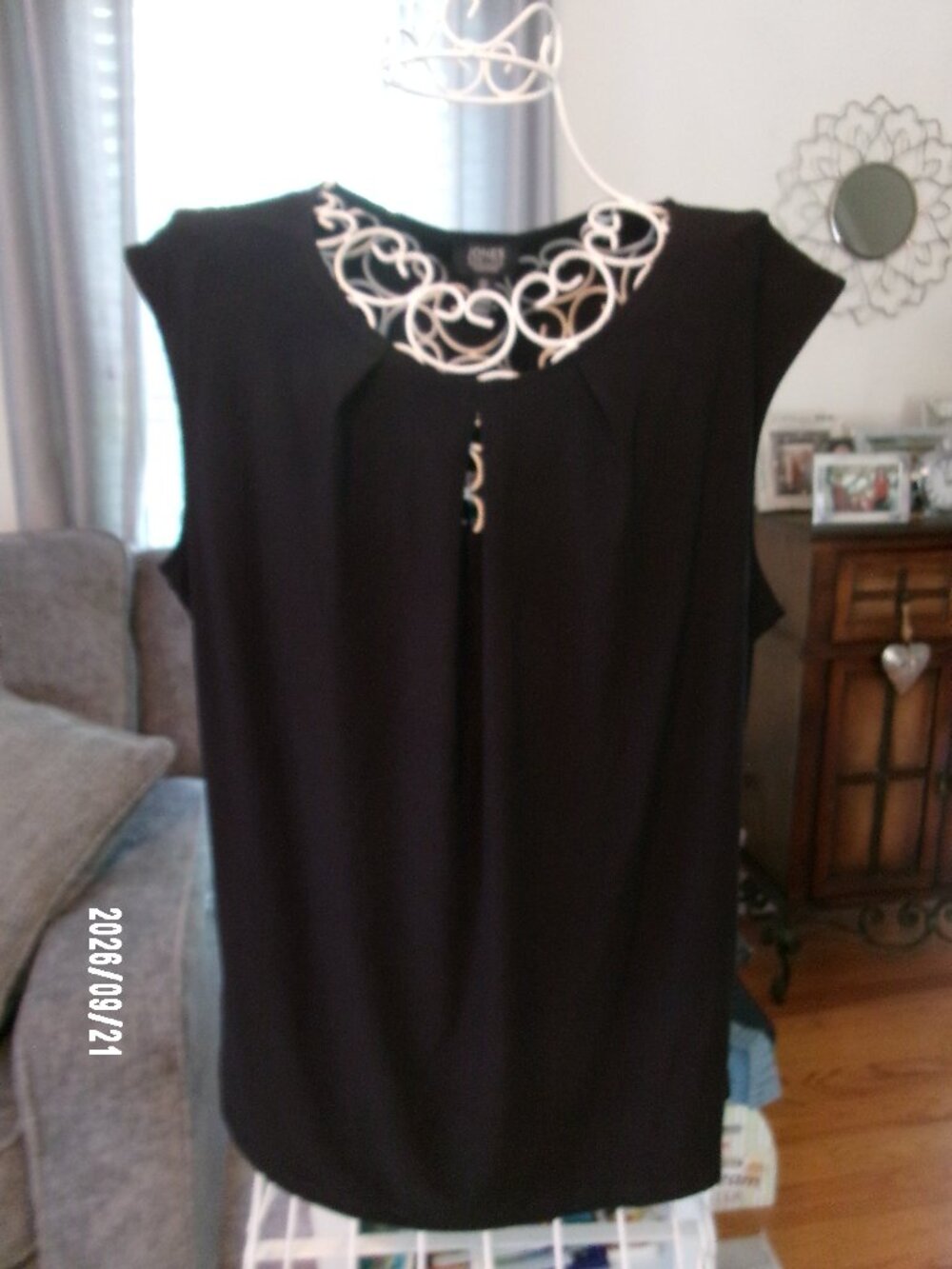 NWT Women’s JONES NEW YORK Signature Sleeveless Black Tank Blouse, size Large